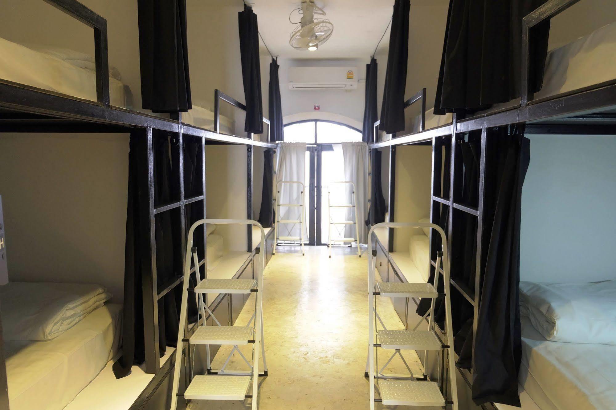 Seek Sleep Hostel Бангкок Экстерьер фото
