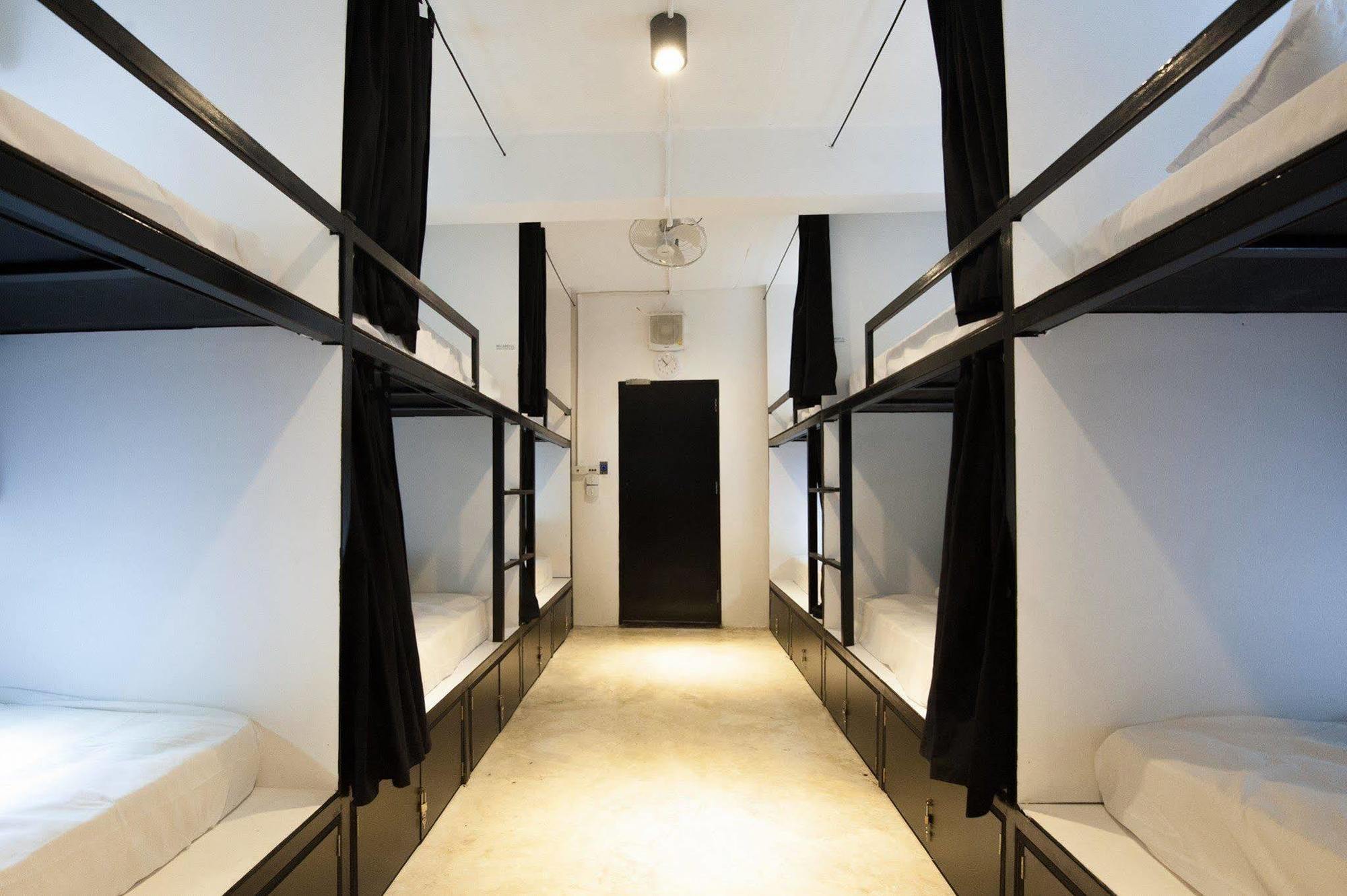 Seek Sleep Hostel Бангкок Экстерьер фото