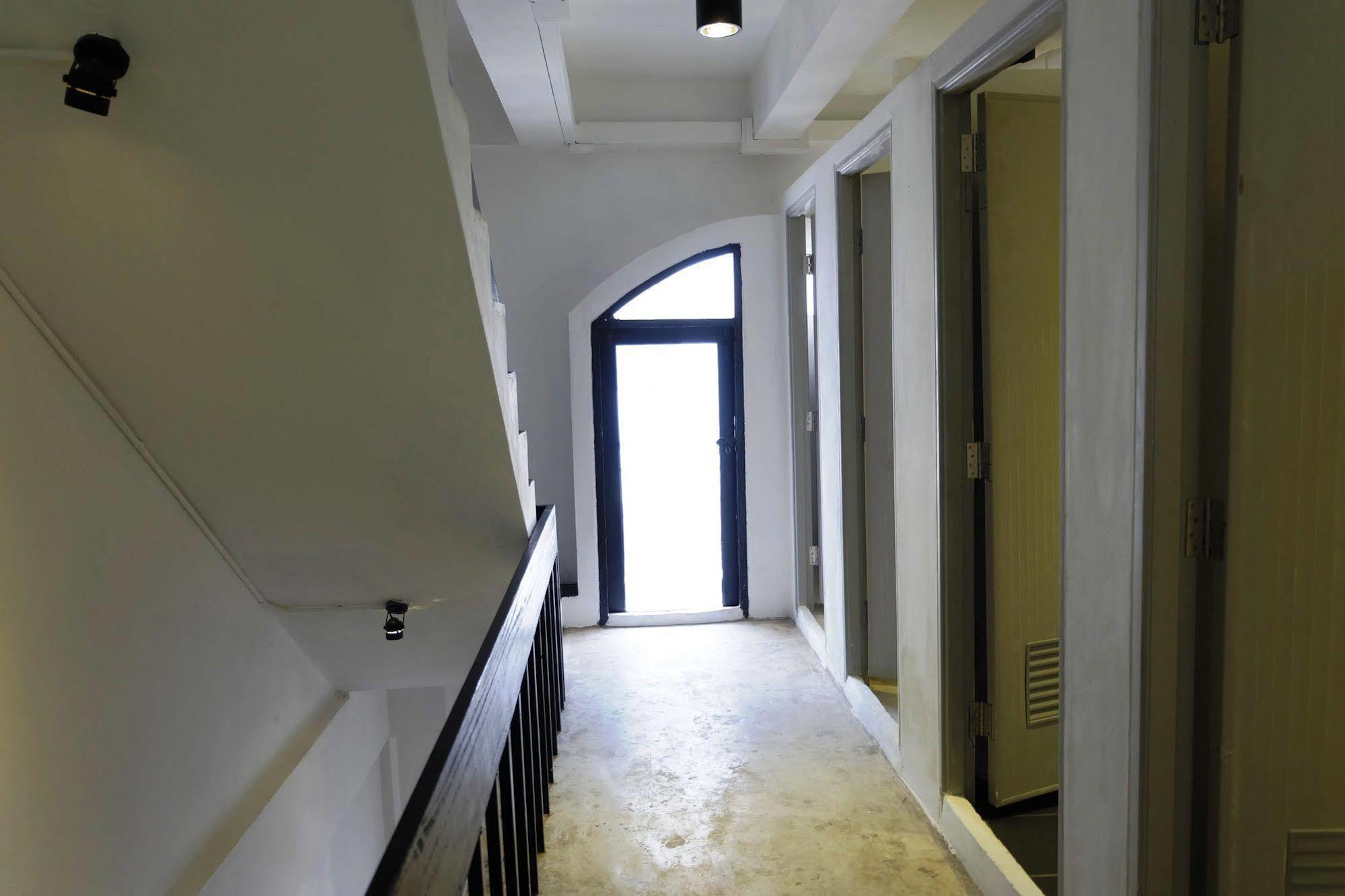 Seek Sleep Hostel Бангкок Экстерьер фото